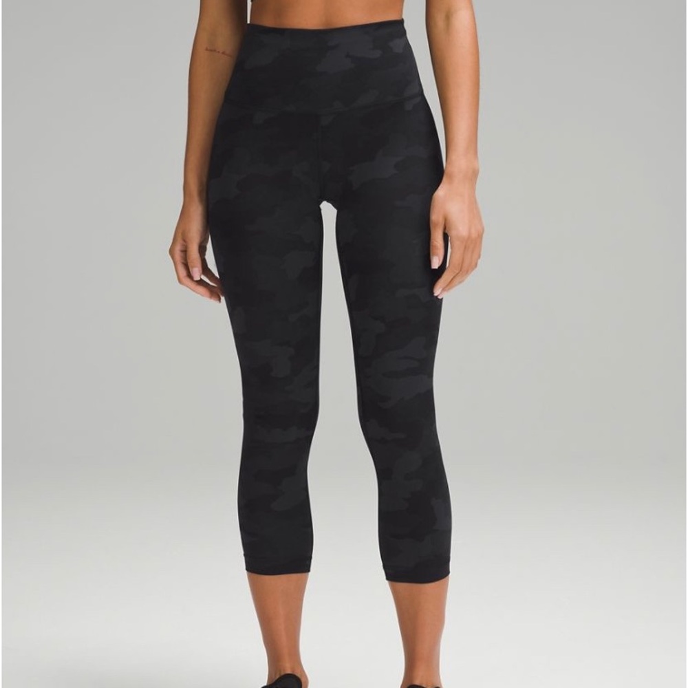 LULULEMON WUNDER TRAIN LEGGINGS HIGH-RISE CROP 23” SIZE 2 💗💗